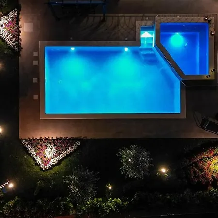빌라 Sunset Poolfield