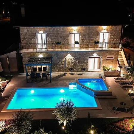 빌라 Sunset Poolfield *