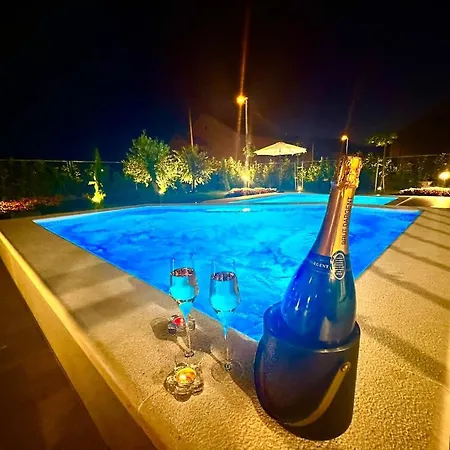 빌라 Sunset Poolfield