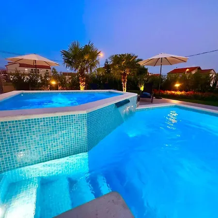 Sunset Poolfield 빌라